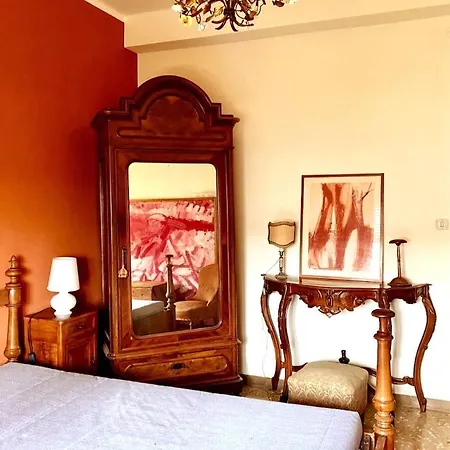 The Artist Apartament Bolonia